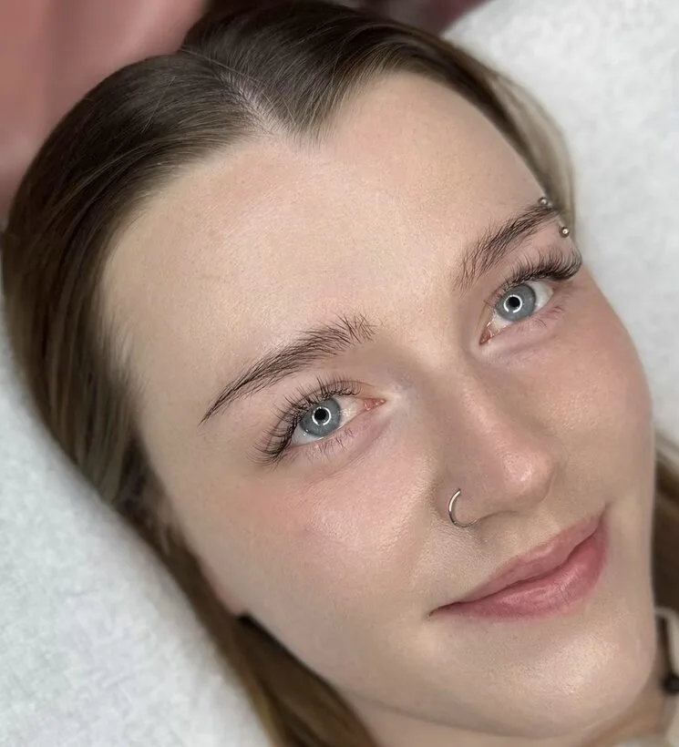 Classic Light lash style