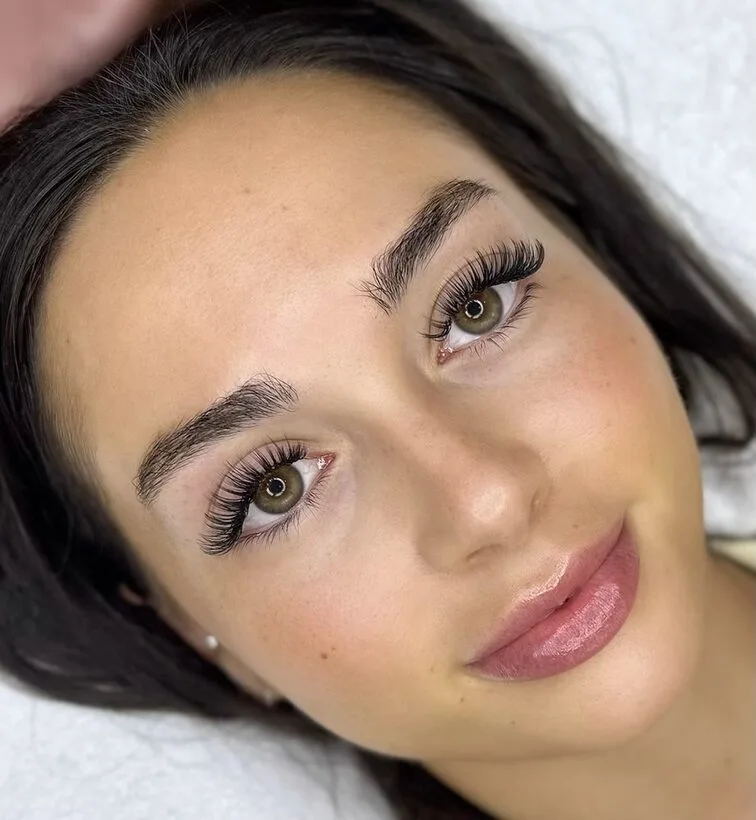 Wet Volume lash style