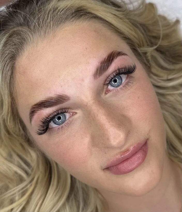 Wet Wispy lash style